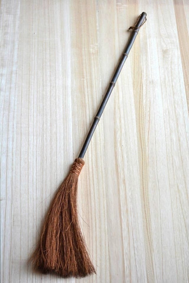 高所や隙間のお掃除におすすめの棕櫚の「ちりはたき」<山本勝之助商店>