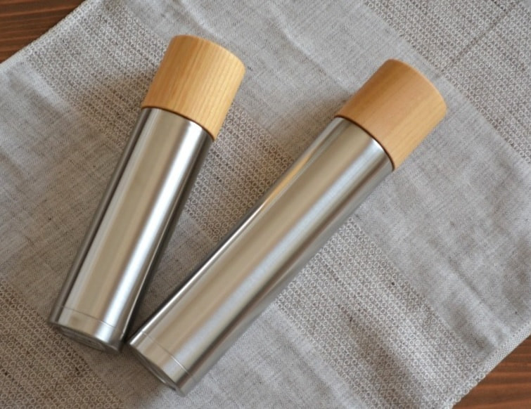 容量270mlの「M」サイズと360mlの「L」サイズ。温かいものは温かく、冷たいものは冷たいまま持ち運べます