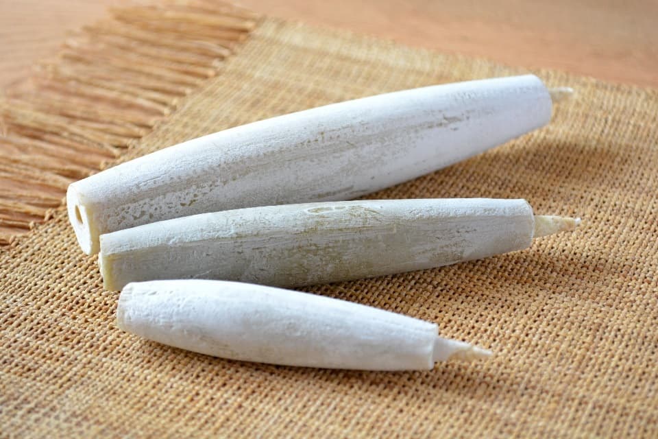 ろうそく等伯 表面の白い粉は天然材料の証し