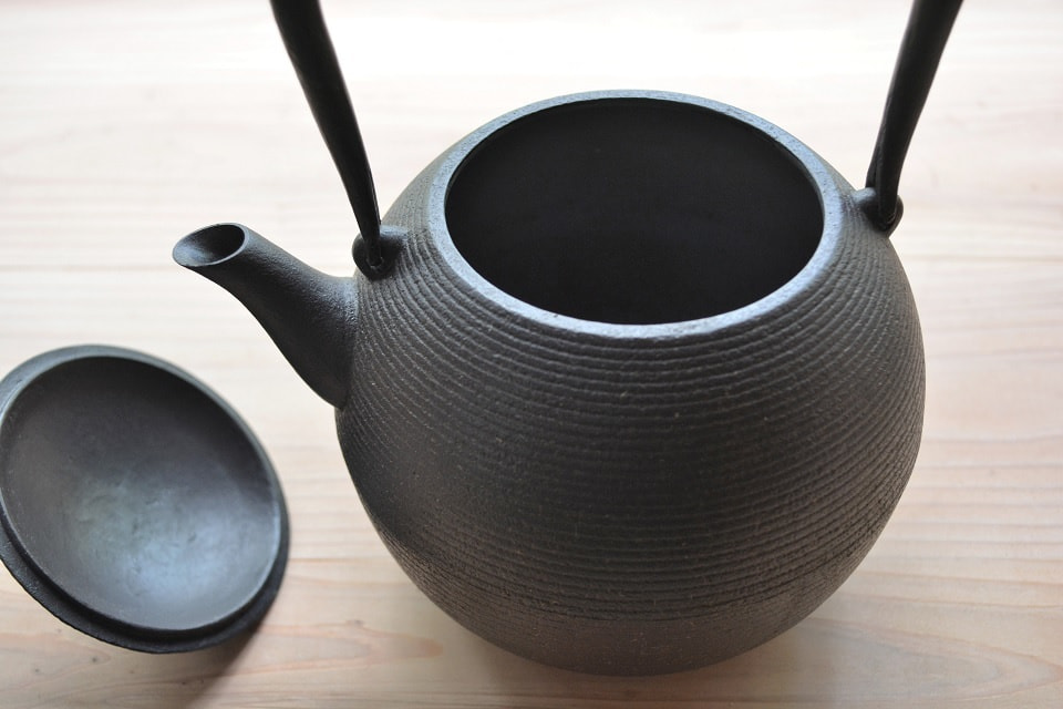 輪口仕様の蓋(日の丸形鉄瓶)