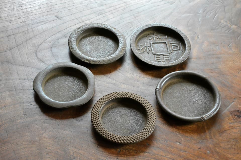 おしゃれな南部鉄器のコースター (竹・梅・霰・漣・古銭) <鈴木盛久工房> | 暮らしのほとり舎
