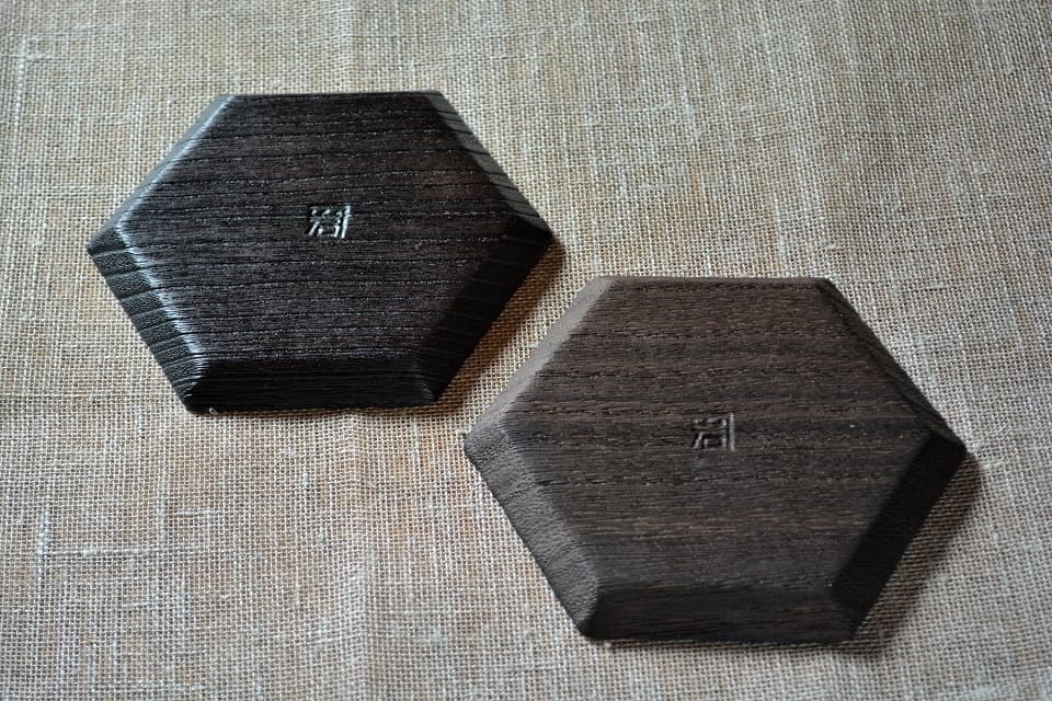 六角トレー (ウレタン・拭き漆) 裏 刻印 カネイワ印 <岩本清商店> | 暮らしのほとり舎